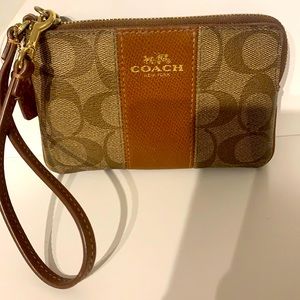 Coach wristlet (new)